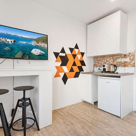 Apartment 20 Minutes From City Center W Coffee, Tea, Tv, And Parking Bratislava Exterior photo