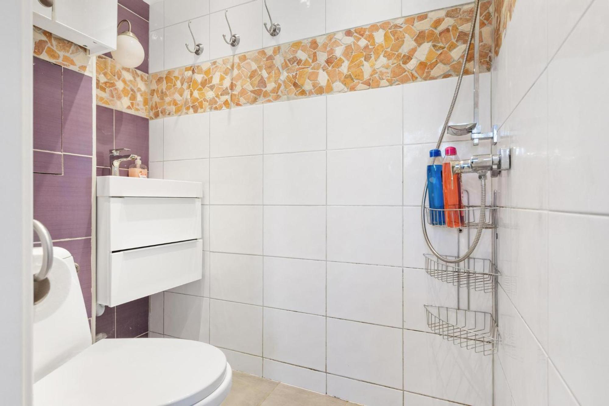 20 Minutes From Center W Coffee, Tea, Tv, And Parking Apartman Pozsony