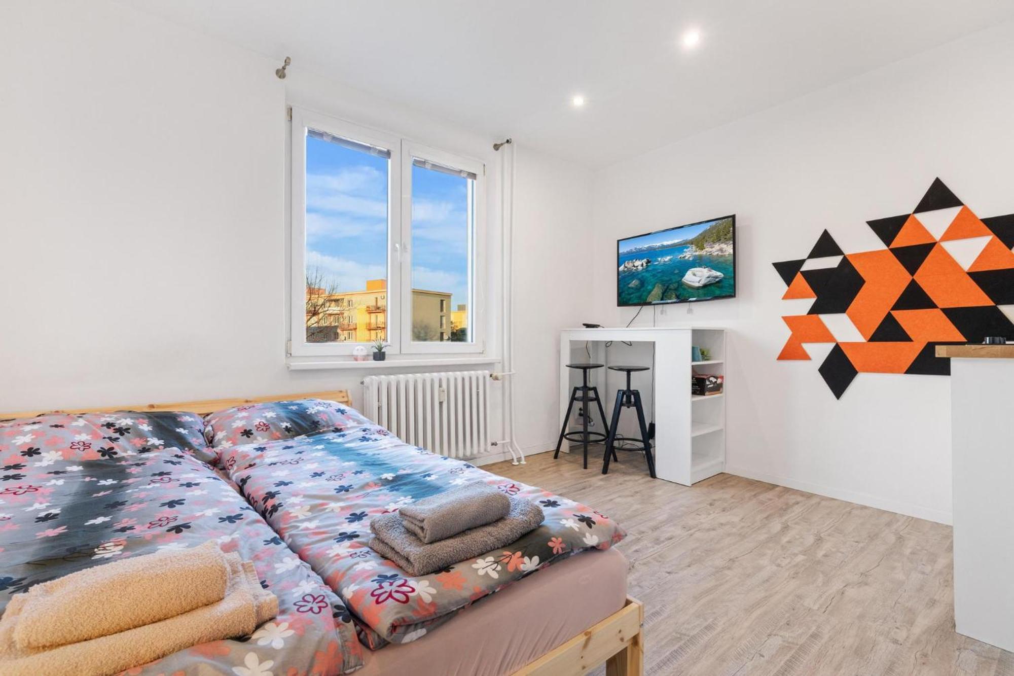 20 Minutes From Center W Coffee, Tea, Tv, And Parking Pozsony