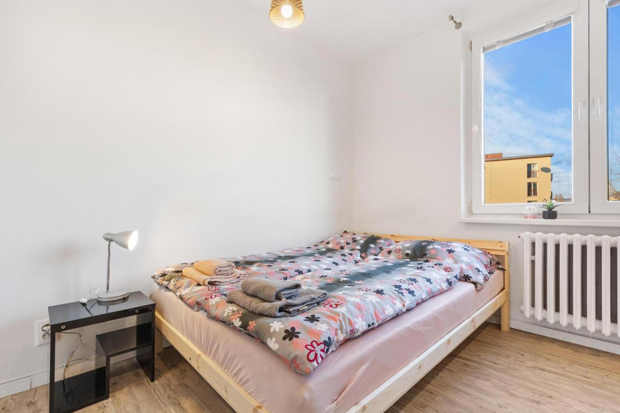 20 Minutes From Center W Coffee, Tea, Tv, And Parking Apartmán *